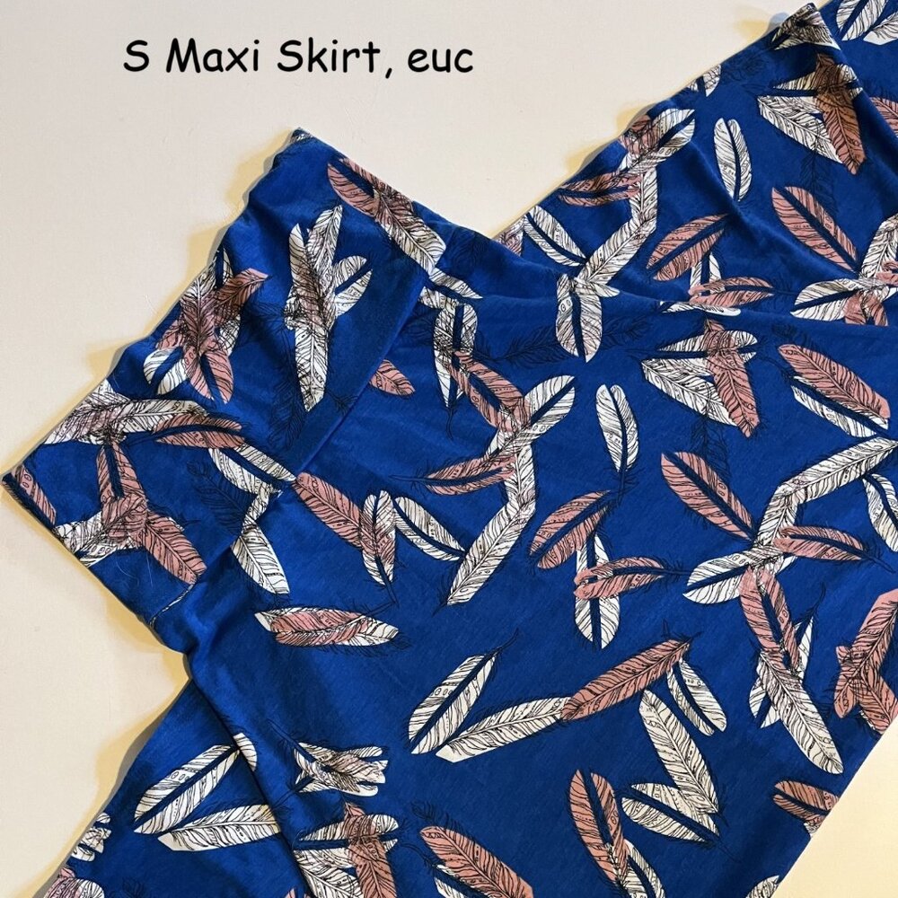 Small Lularoe Maxi Skirt, blue with pink and white feathers